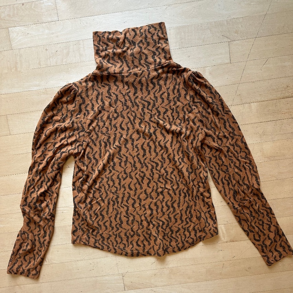 Anthropologie Puff sleeve turtleneck top, S,  CB2439 - Picture 4 of 4
